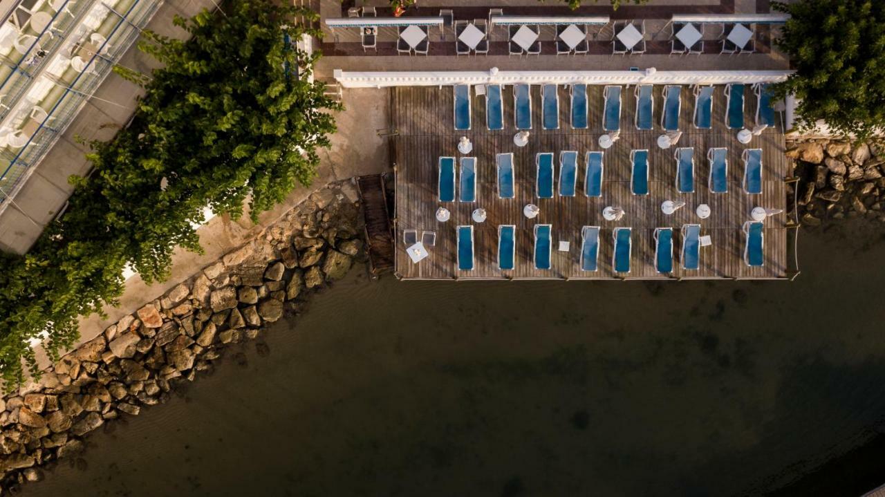 Hotel Restaurant Juanito Platja Sant Carles De La Rapita Luaran gambar