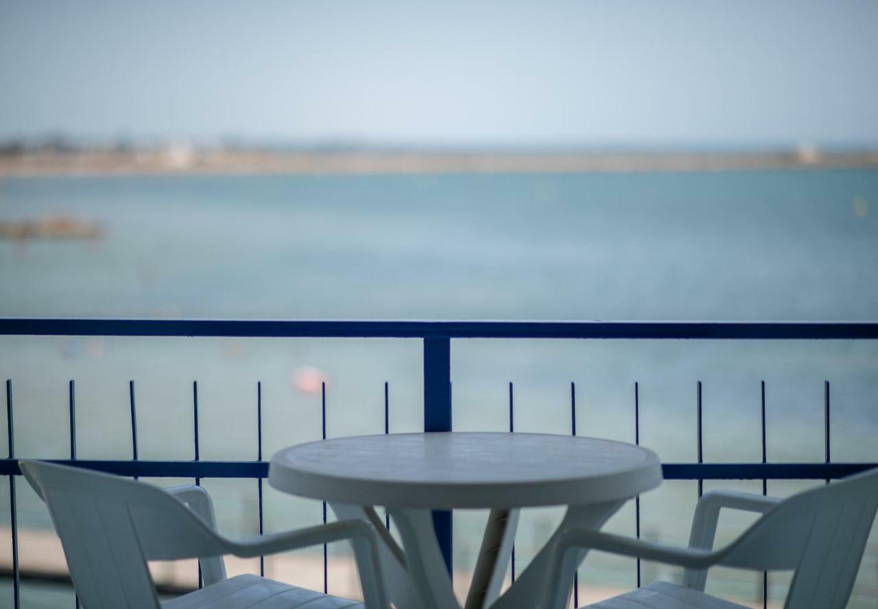 Hotel Restaurant Juanito Platja Sant Carles De La Rapita Luaran gambar